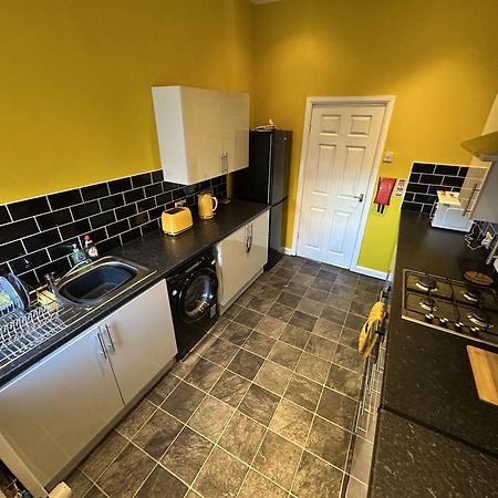 Large Ground Floor Apartment - South Shields - 3 Minutes From South Tyneside Hospital, 8 Minutes From Beach Exterior foto